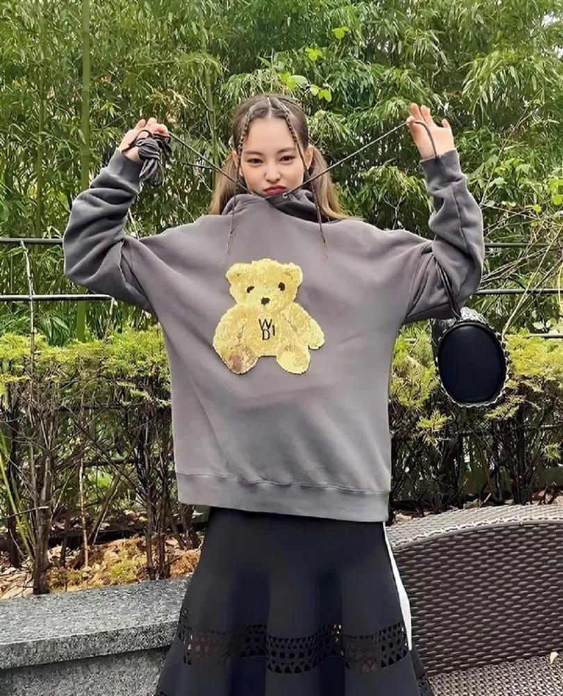 9 cách diện áo nỉ tôn dáng, trẻ trung như BLACKPINK-7