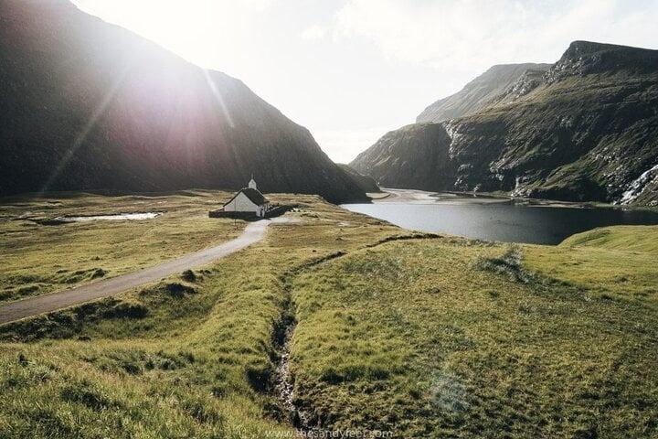 Mê mẩn vẻ đẹp yên bình đến siêu thực của quần đảo như tách biệt với thế giới-5