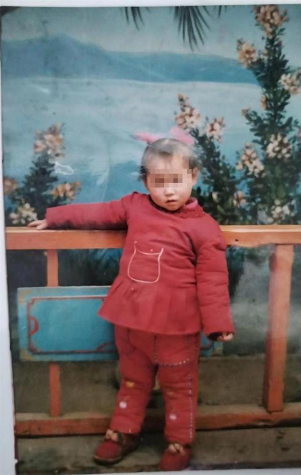 Con gái 3 tuổi mất tích khi mua búp bê, mẹ làm điều đặc biệt sau 32 năm gặp lại-1