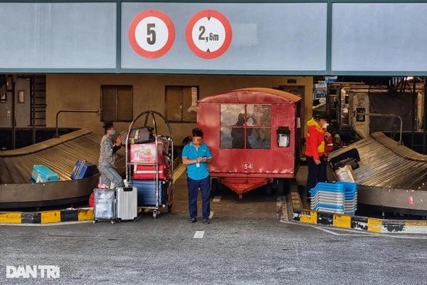 Nhân viên bốc xếp móc trộm đồ tại sân bay bị phát hiện như thế nào?-1