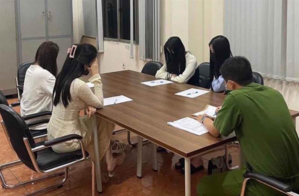 Lời khai của các đối tượng môi giới mại dâm trong showbiz Việt-2