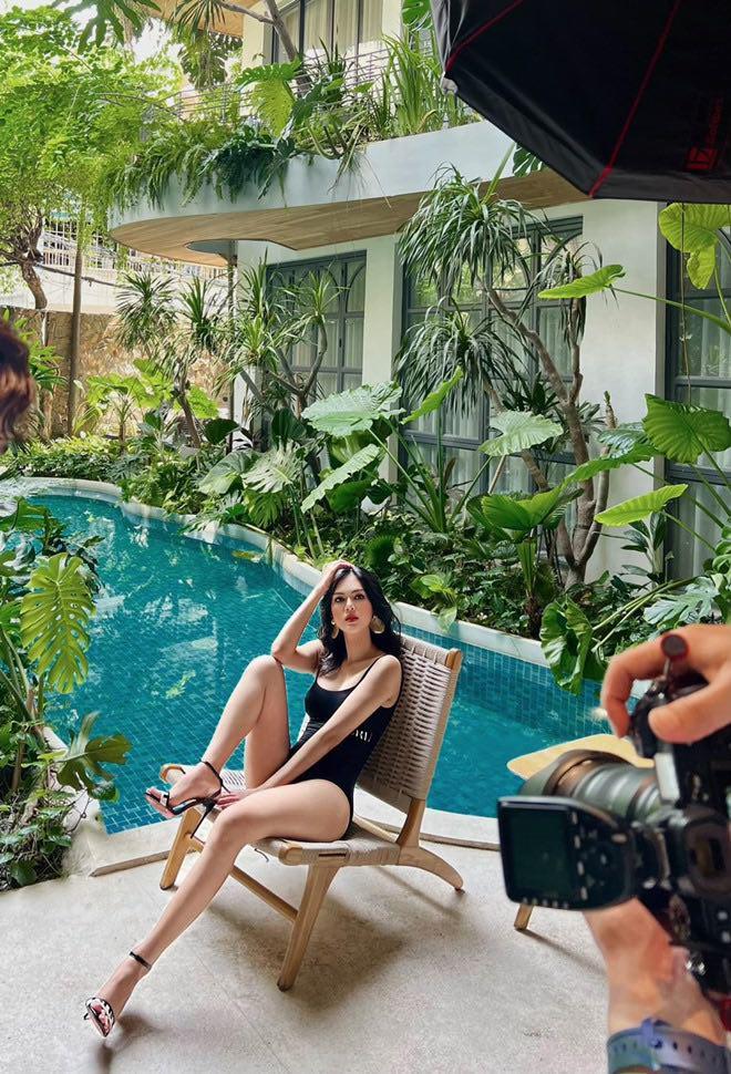 Ảnh hậu trường nóng bỏng của chân dài Ngọc Trinh sau biến cố tình cảm với cầu thủ trẻ-5