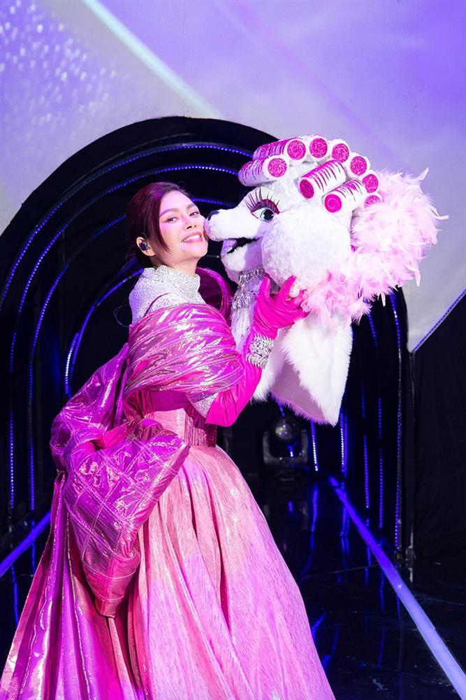 Ca Sĩ Mặt Nạ: Cún Tóc Lô lộ diện, là ca sĩ khiến Hà Trần, Thu Minh phải nhắn tin cho ban cố vấn-2