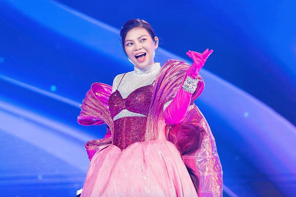 Ca Sĩ Mặt Nạ: Cún Tóc Lô lộ diện, là ca sĩ khiến Hà Trần, Thu Minh phải nhắn tin cho ban cố vấn-4