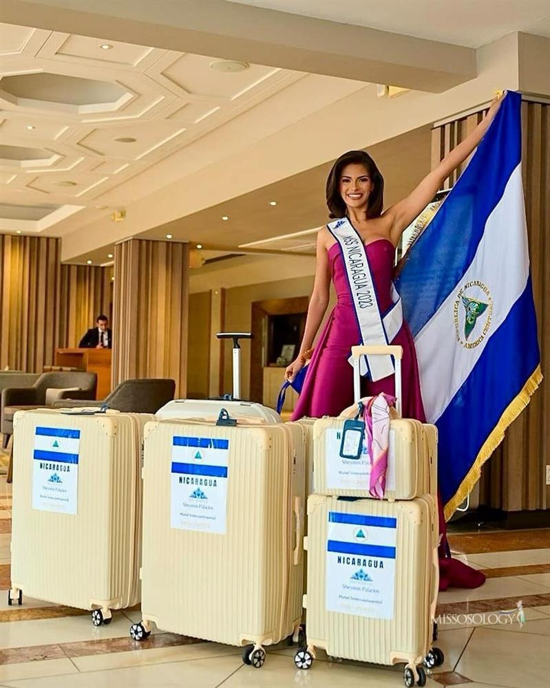 Người đẹp Colombia bế con ra sân bay đi thi Hoa hậu Hoàn vũ-6
