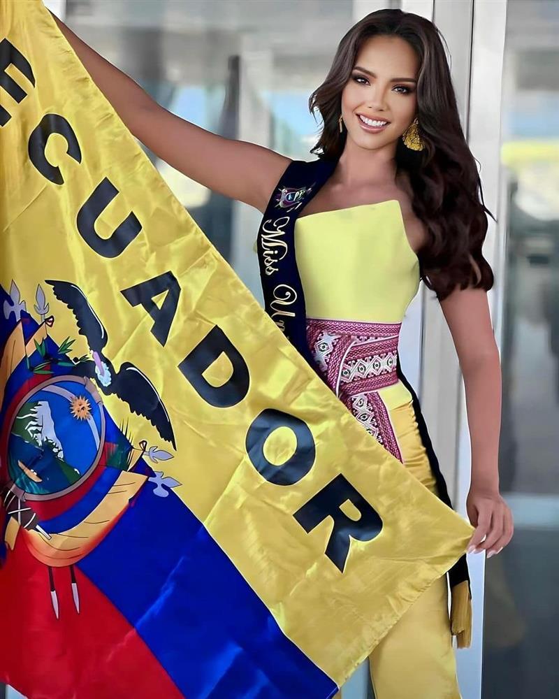 Người đẹp Colombia bế con ra sân bay đi thi Hoa hậu Hoàn vũ-8