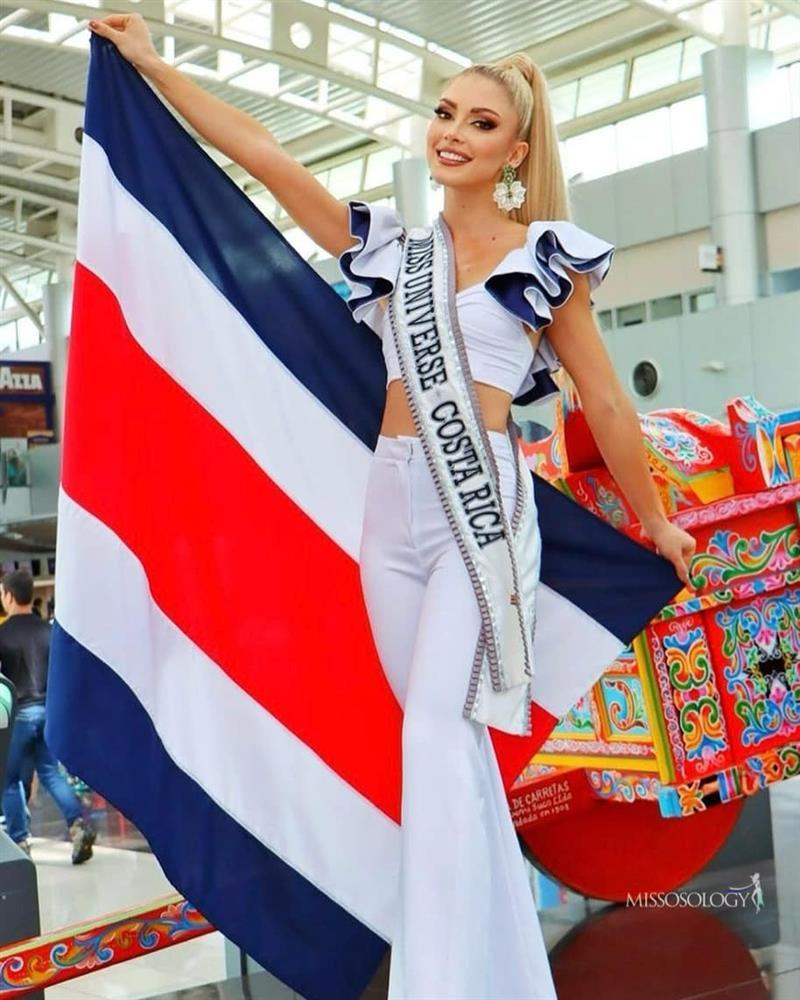 Người đẹp Colombia bế con ra sân bay đi thi Hoa hậu Hoàn vũ-10