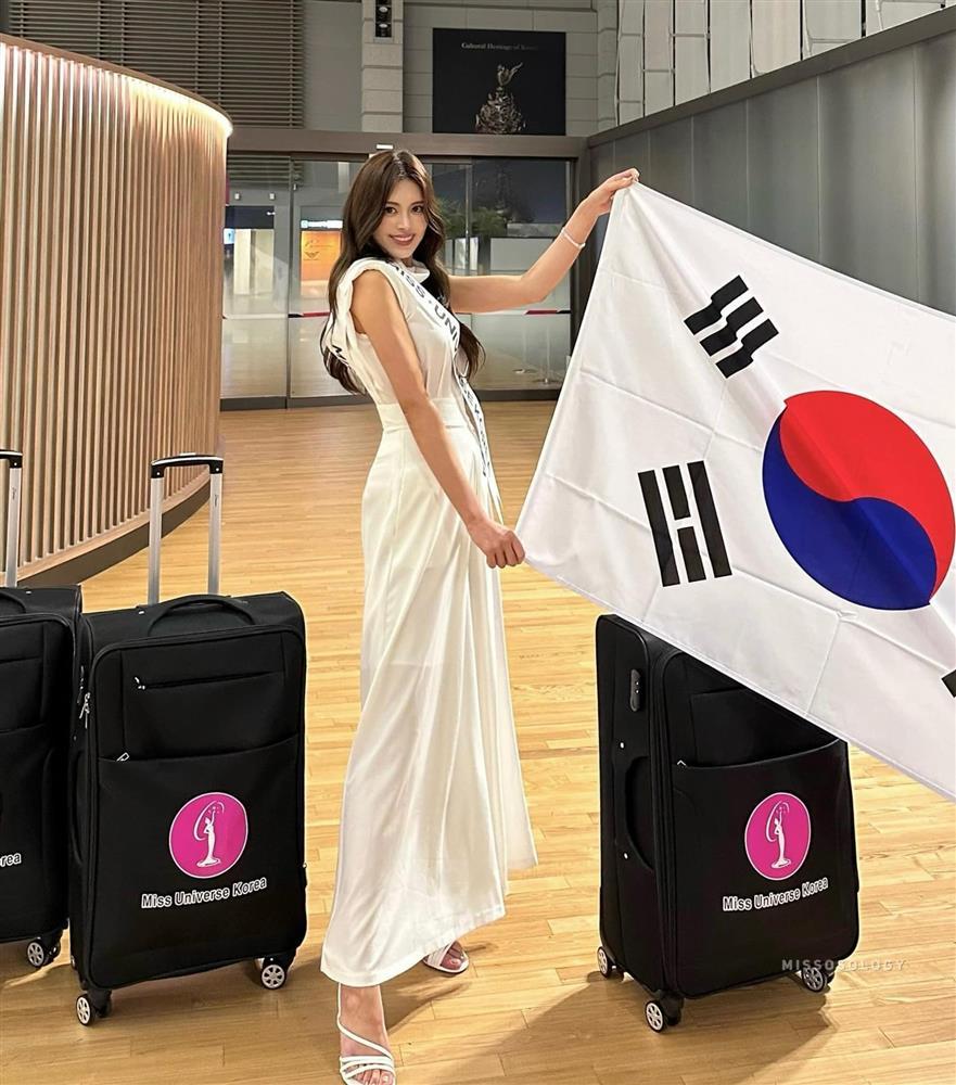 Người đẹp Colombia bế con ra sân bay đi thi Hoa hậu Hoàn vũ-12