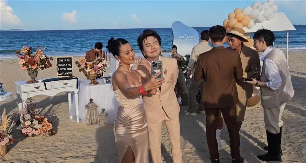 Dàn sao nữ mặc đầm hai dây ăn cưới Puka - Gin Tuấn Kiệt-4