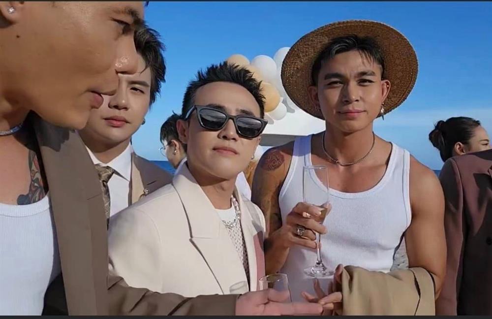 Dàn sao nữ mặc đầm hai dây ăn cưới Puka - Gin Tuấn Kiệt-7