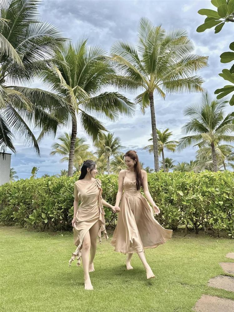 Dàn sao nữ mặc đầm hai dây ăn cưới Puka - Gin Tuấn Kiệt-10