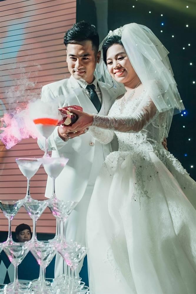 Cháu gái Vũ Linh cưới chồng đẹp trai, được chiều chuộng hết mức-1