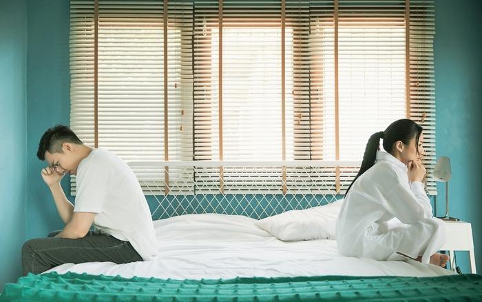 Đến thăm chị gái, thấy chị ngồi khóc trong phòng tắm mà tôi hoảng sợ-1