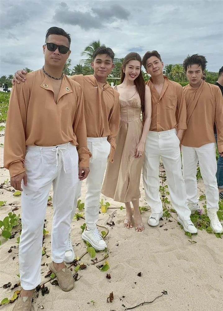 Ảnh độc của dàn sao Việt trong tiệc cưới Puka - Gin Tuấn Kiệt-14