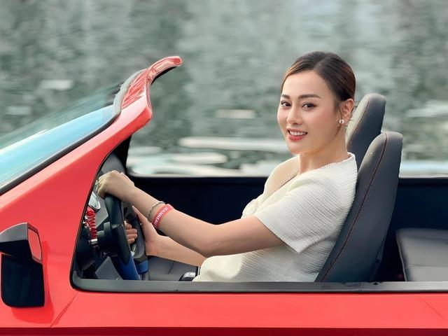 Trùng lặp giữa đời thường và phim của Phương Oanh: Cùng cưới cá mập và mang thai đôi-5