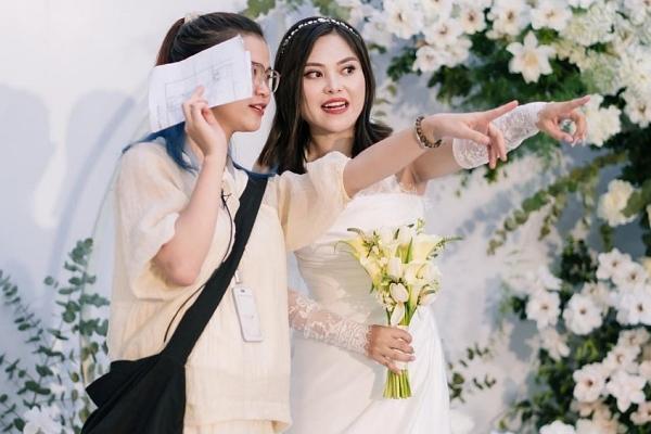 Hà Nội: Mẹ trẻ như đôi mươi nhảy máu lửa trong đám cưới con trai gây sốt-5