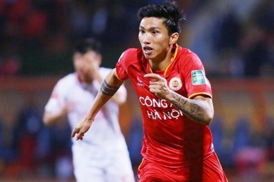 Đoàn Văn Hậu sang Singapore điều trị chấn thương, không thể dự vòng loại thứ 2 World Cup 2026