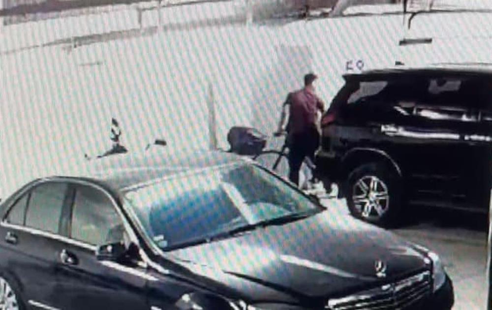 Mượn ô tô của bạn gái để trộm xe đạp đắt tiền ở chung cư-1