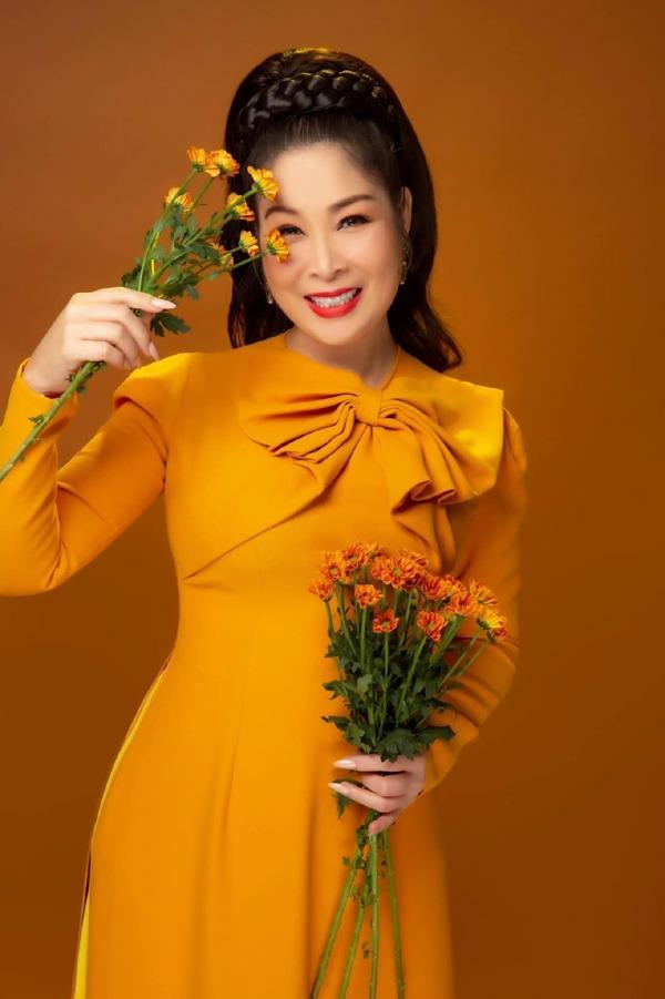 Giảm 14kg ngoạn mục, sau nửa năm, sắc vóc đời thực của NSND Hồng Vân thay đổi gây ngỡ ngàng-7