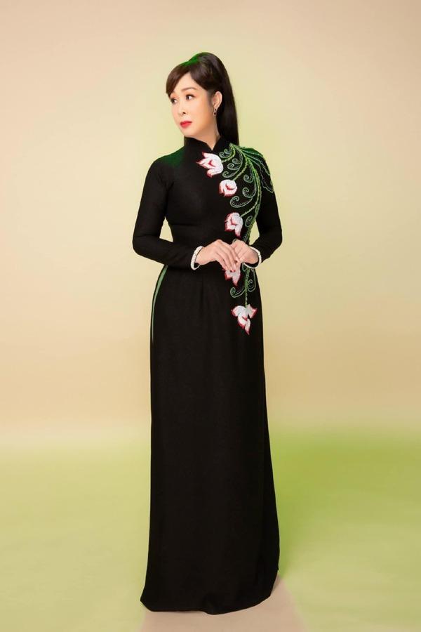 Giảm 14kg ngoạn mục, sau nửa năm, sắc vóc đời thực của NSND Hồng Vân thay đổi gây ngỡ ngàng-8