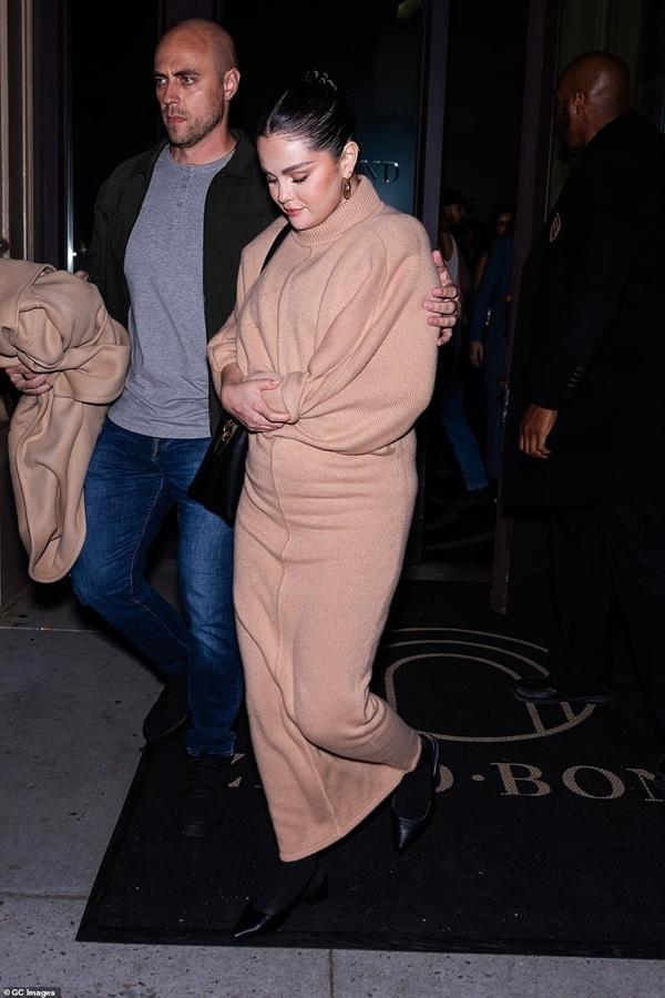 Selena Gomez xuất hiện thân thiết bên Taylor Swift sau đe dọa xóa Instagram-7