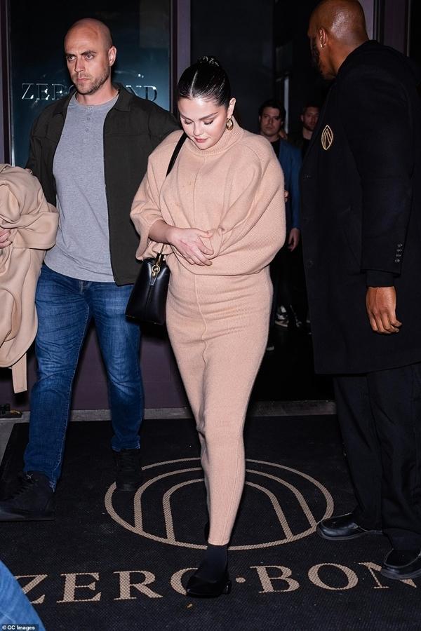 Selena Gomez xuất hiện thân thiết bên Taylor Swift sau đe dọa xóa Instagram-8