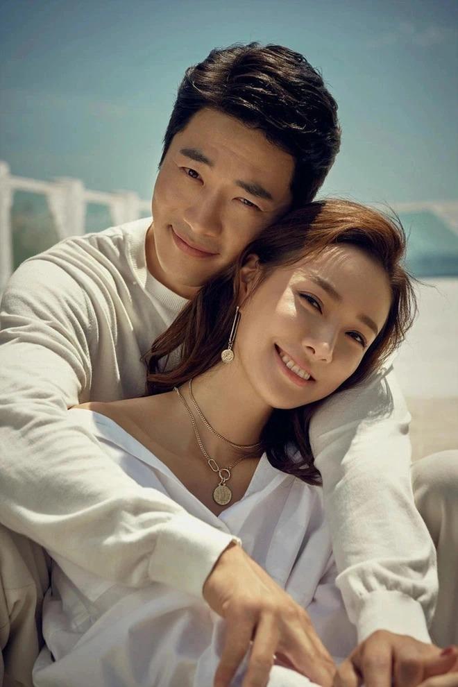 Con gái 8 tuổi kiểm tra điện thoại xem Kwon Sang Woo có ngoại tình không, vợ Á hậu phản ứng bất ngờ-2