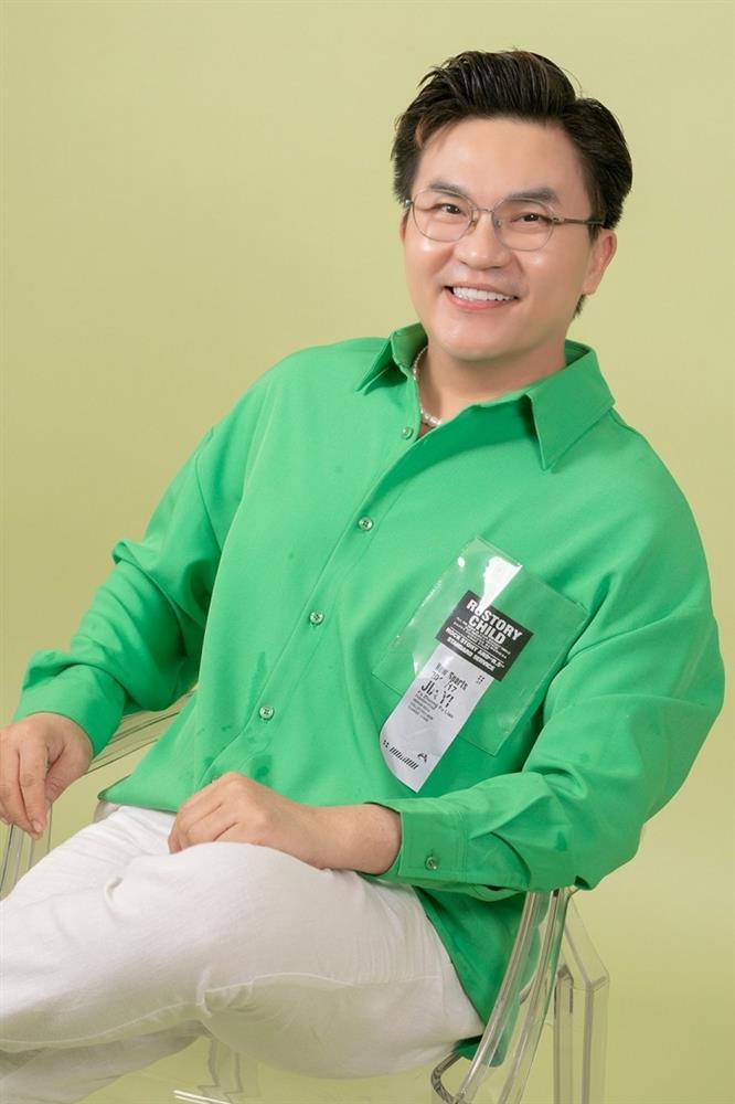 MC Đại Nghĩa - Quý ông độc thân đắt giá tuổi U50: Ăn chay trường hơn 10 năm, hết mình với thiện nguyện-1