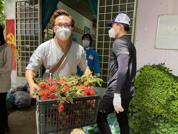 MC Đại Nghĩa - Quý ông độc thân đắt giá tuổi U50: Ăn chay trường hơn 10 năm, hết mình với thiện nguyện-5