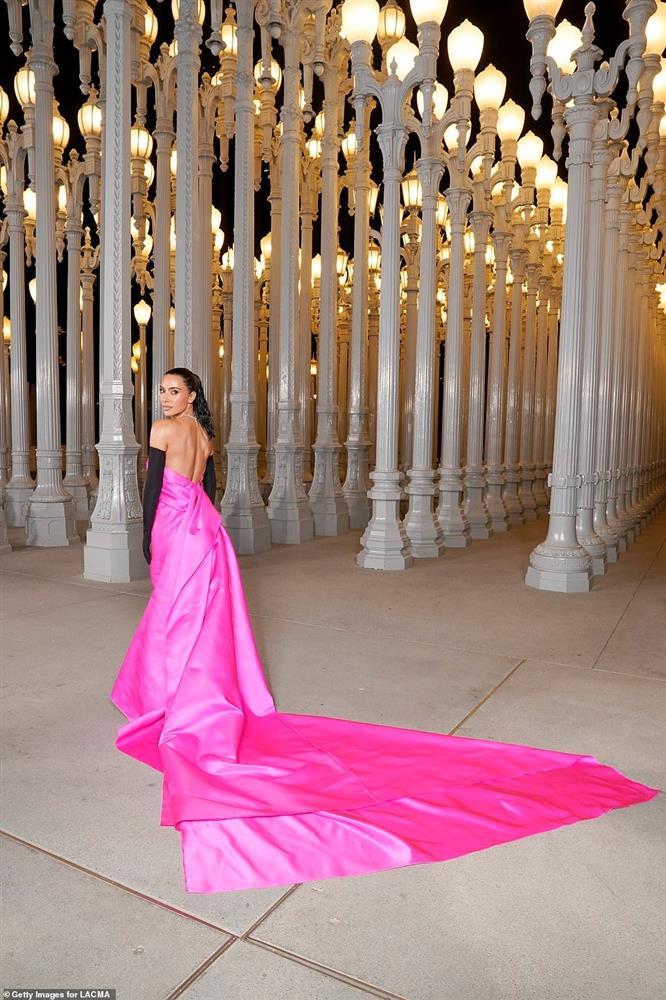 Kim Kardashian, Jennifer Lopez khoe sắc quyến rũ tại dạ tiệc của Gucci-3