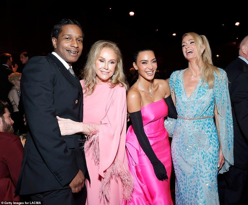 Kim Kardashian, Jennifer Lopez khoe sắc quyến rũ tại dạ tiệc của Gucci-8