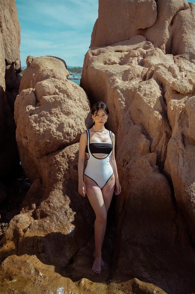 Bạn gái đạo diễn Nguyễn Quang Dũng mặc monokini quyến rũ nhất từ trước đến nay-1