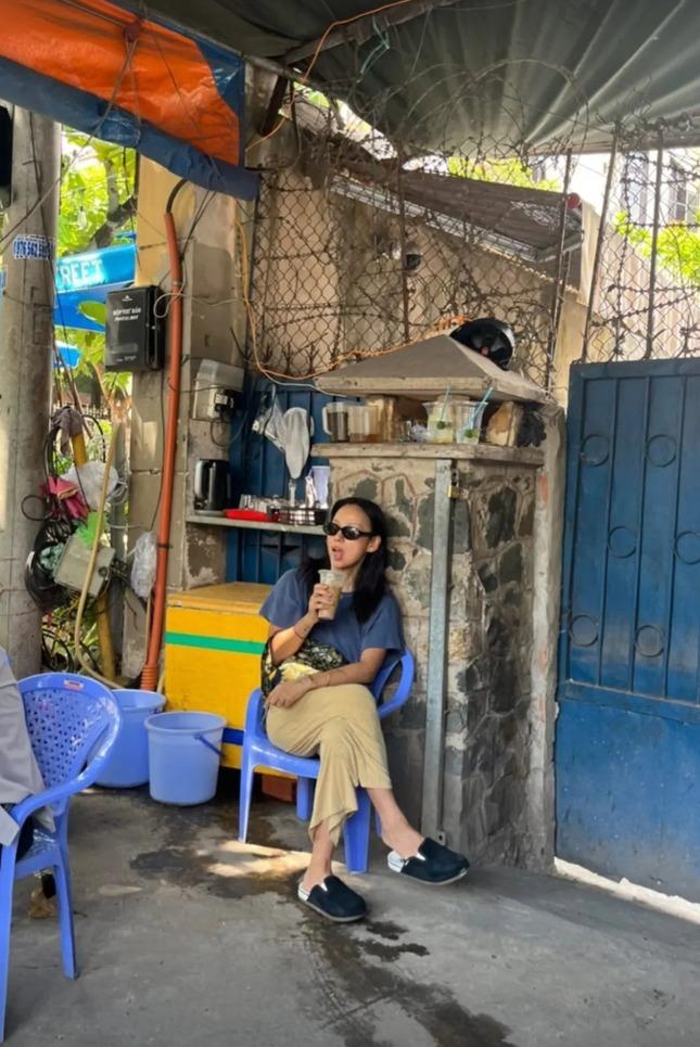 Nữ hoàng gợi cảm Lee Hyori mê cà phê vỉa hè khi tới Việt Nam-1