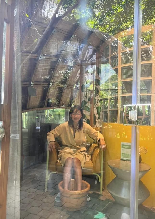 Nữ hoàng gợi cảm Lee Hyori mê cà phê vỉa hè khi tới Việt Nam-2