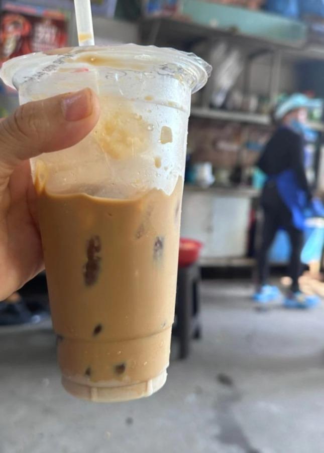 Nữ hoàng gợi cảm Lee Hyori mê cà phê vỉa hè khi tới Việt Nam-6