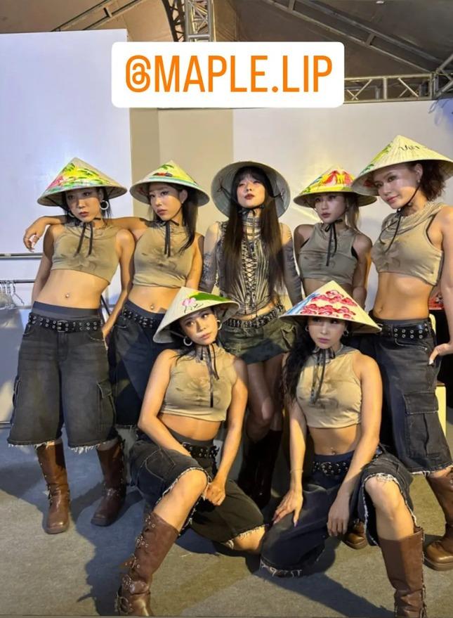 Nữ hoàng gợi cảm Lee Hyori mê cà phê vỉa hè khi tới Việt Nam-11