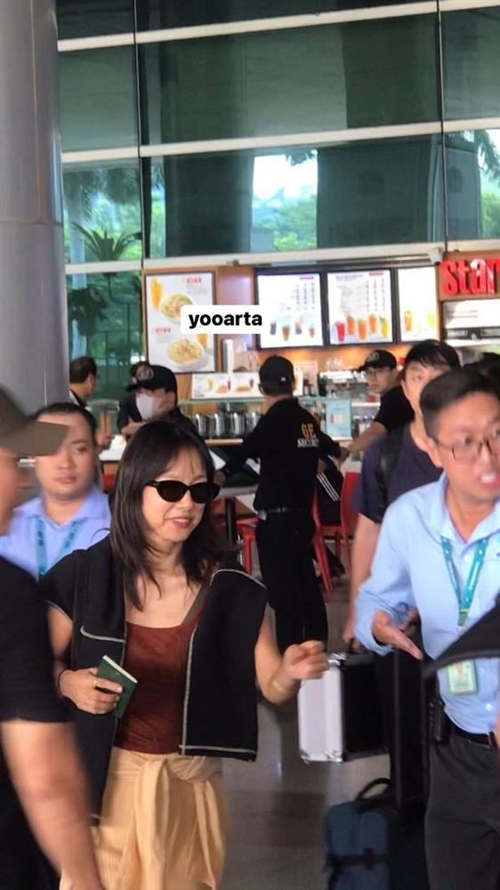 Nữ hoàng gợi cảm Lee Hyori mê cà phê vỉa hè khi tới Việt Nam-14