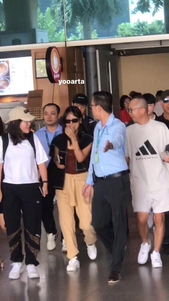 Nữ hoàng gợi cảm Lee Hyori mê cà phê vỉa hè khi tới Việt Nam-15