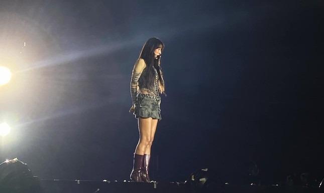 Nữ hoàng gợi cảm Lee Hyori mê cà phê vỉa hè khi tới Việt Nam-16