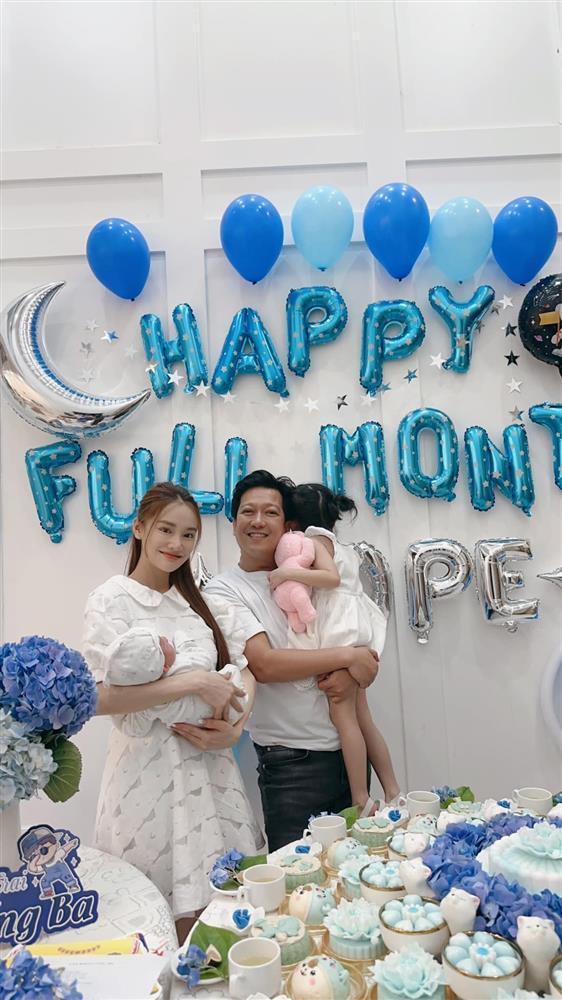 Trường Giang và Nhã Phương mừng đầy tháng con trai thứ hai-1