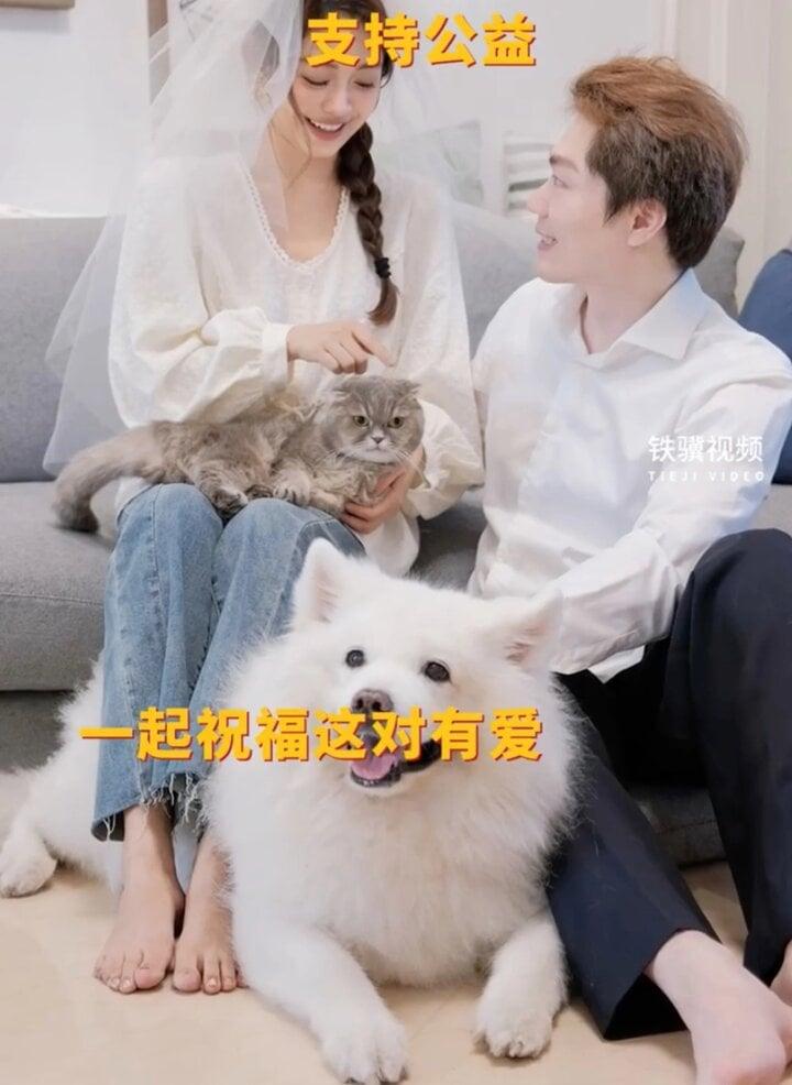 Cặp đôi dành hết 700 triệu đồng tiền tổ chức đám cưới để làm từ thiện-1