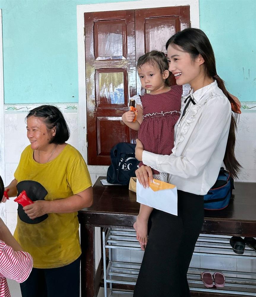 Tiết lộ mới về Ý Nhi trong ba tháng ở ẩn-2