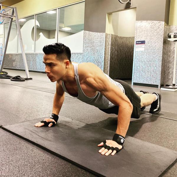 11 năm tự mất tích khỏi Vbiz, nam vương đầu tiên của Việt Nam giờ ở đâu và làm nghề gì?-5