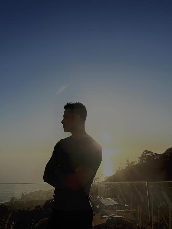 11 năm tự mất tích khỏi Vbiz, nam vương đầu tiên của Việt Nam giờ ở đâu và làm nghề gì?-6