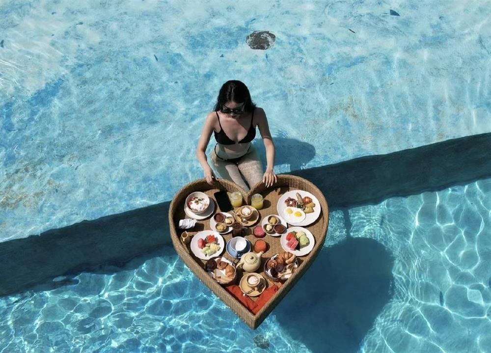 Trào lưu mới lạ: Ngủ ở khách sạn đắt đỏ gần nhà thay vì du lịch nước ngoài-1