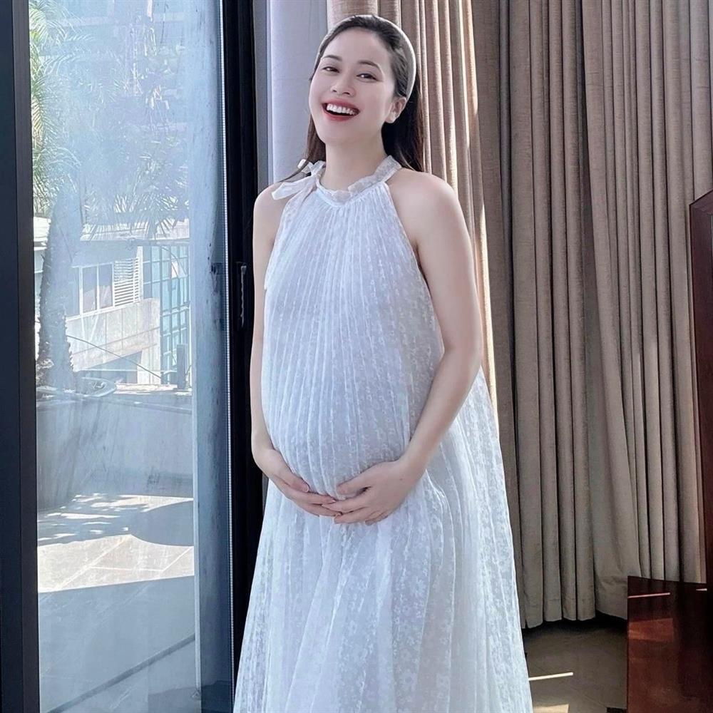Nữ MC VTV xinh đẹp có cuộc sống sang chảnh, sắp sinh con đầu lòng-4