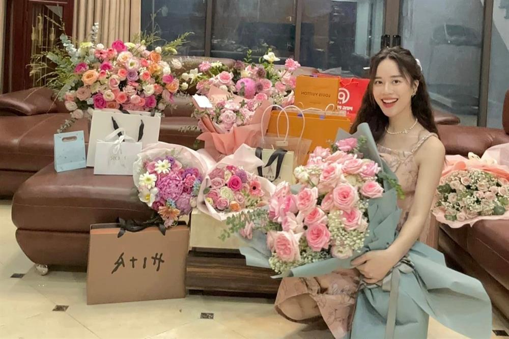 Nữ MC VTV xinh đẹp có cuộc sống sang chảnh, sắp sinh con đầu lòng-6