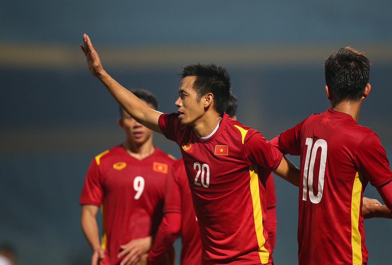 Tuyển Việt Nam: Báo động hàng công, cơ hội nào cho Văn Quyết-2