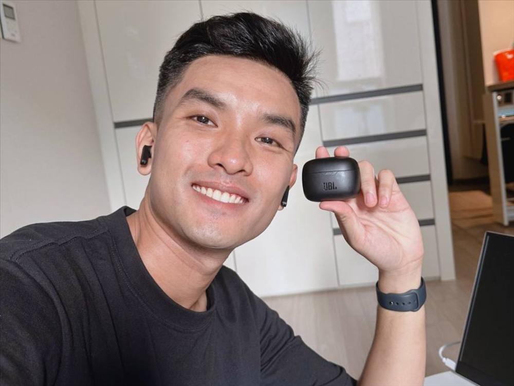 YouTuber Việt mê mẩn tai nghe không dây JBL chống ồn, pin ‘trâu’-4