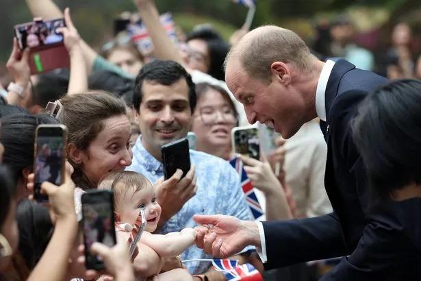Thân vương William đã tới Singapore, được chào đón bằng khoảnh khắc đáng yêu đầy bất ngờ-3